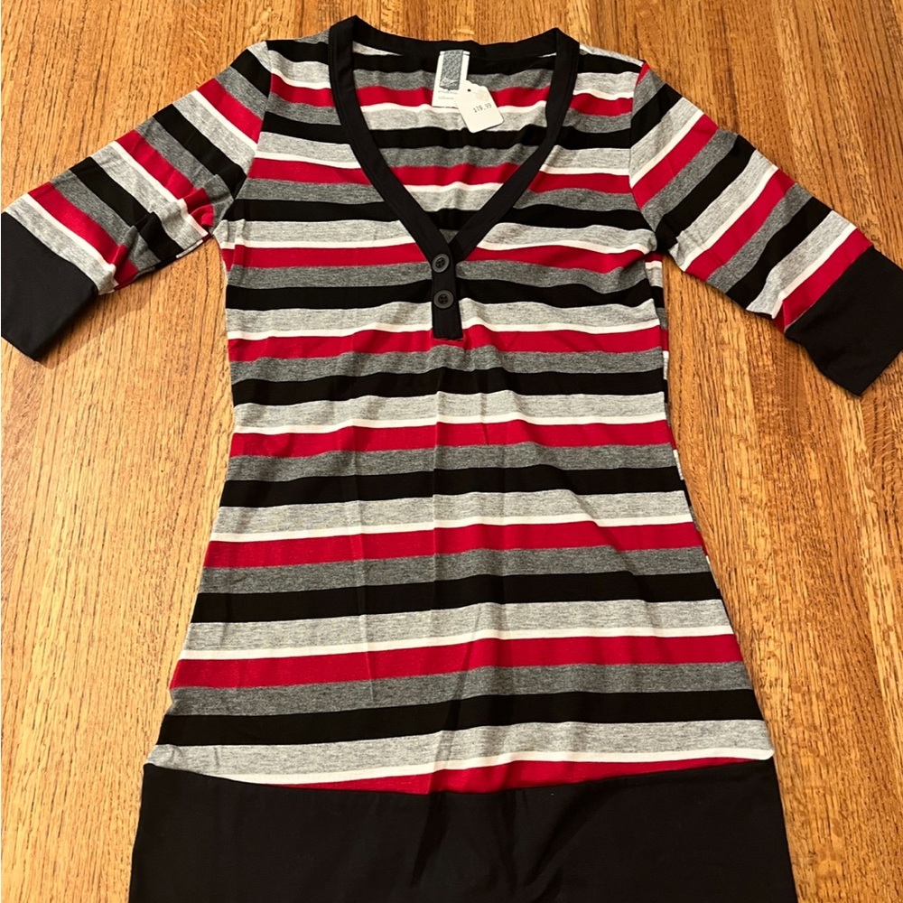 NWT Juniors’ Girls’ fitted, stretchy top by “Pop Up,” size L, retails for $20